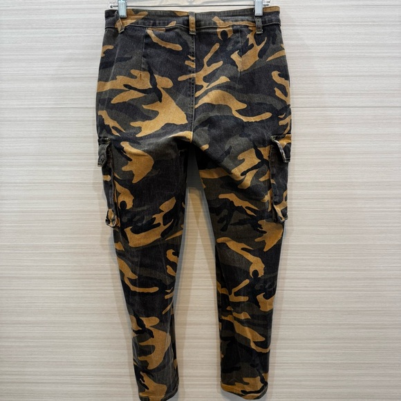 SHEIN SXY Camouflage Stretch Ankle Pants size Large - Picture 2 of 6